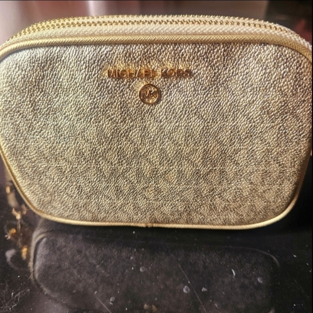 Michael Kors Wristlet